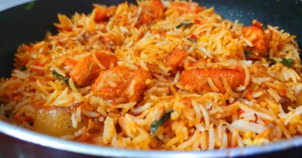 Boneless Chicken Pulao Recipe: Pakistani Easy Chicken Breast